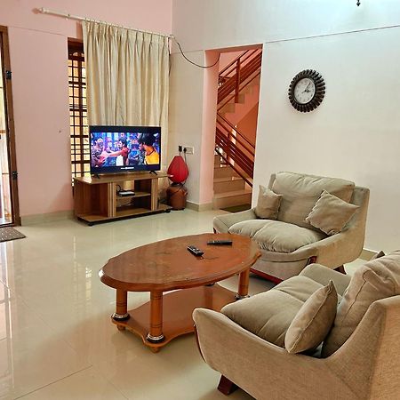 La Casa Trivandrum 4 Bhk Ac Luxury Villa At City Centre, Just 6 Kms To Airport トリバンドラム エクステリア 写真