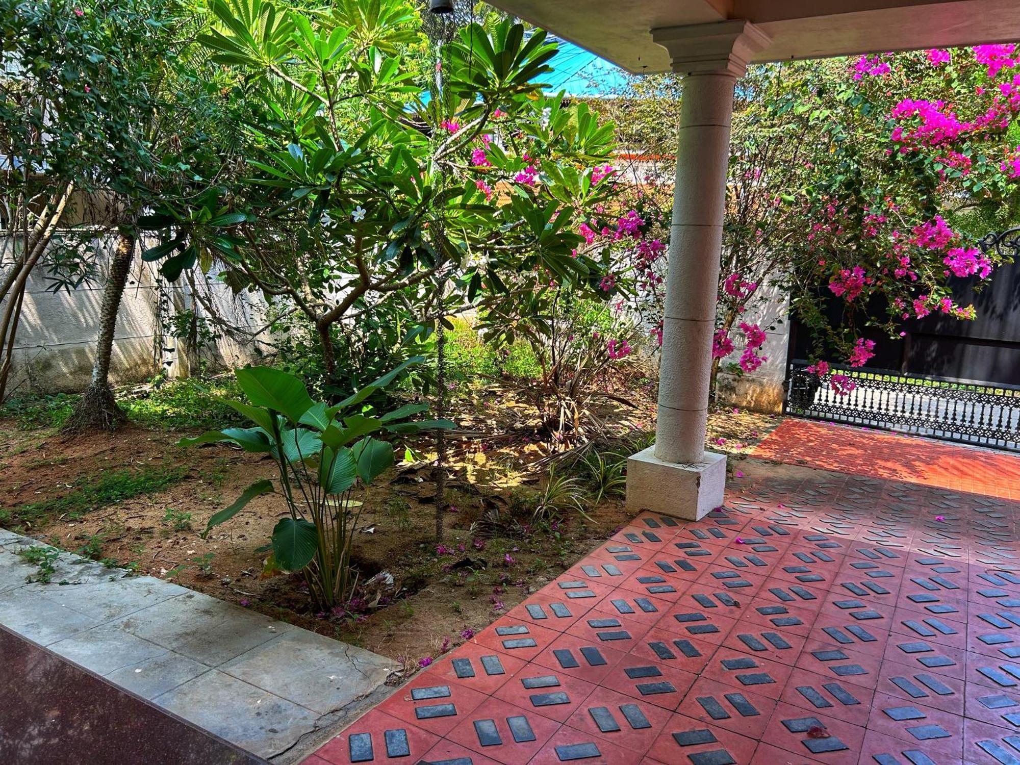 La Casa Trivandrum 4 Bhk Ac Luxury Villa At City Centre, Just 6 Kms To Airport トリバンドラム エクステリア 写真