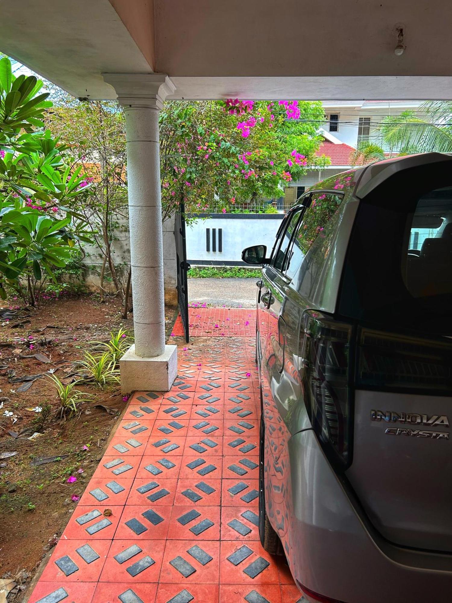 La Casa Trivandrum 4 Bhk Ac Luxury Villa At City Centre, Just 6 Kms To Airport トリバンドラム エクステリア 写真