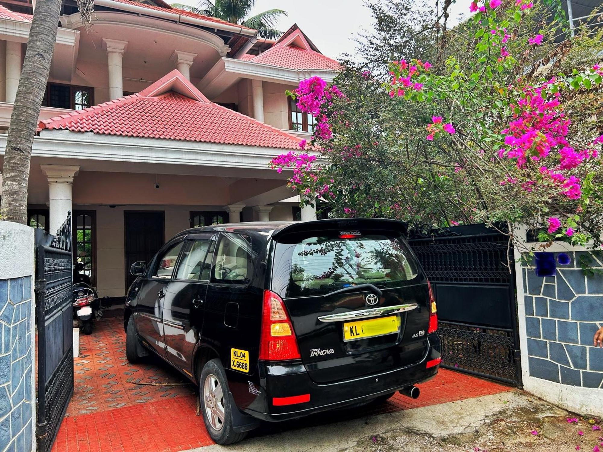 La Casa Trivandrum 4 Bhk Ac Luxury Villa At City Centre, Just 6 Kms To Airport トリバンドラム エクステリア 写真