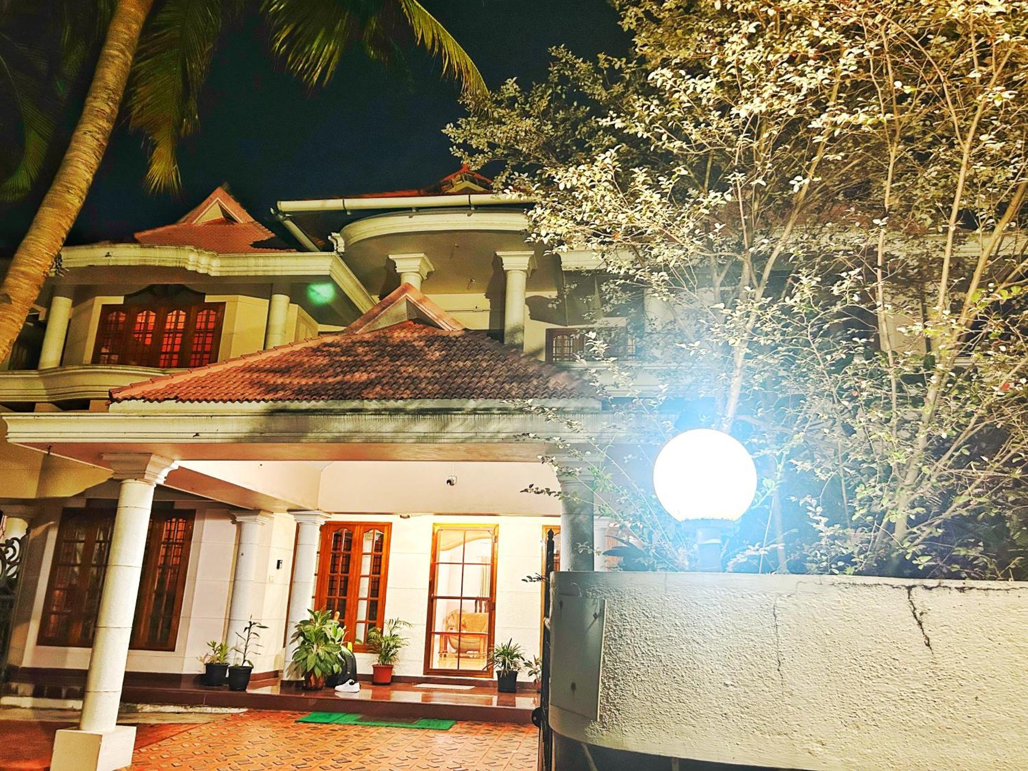 La Casa Trivandrum 4 Bhk Ac Luxury Villa At City Centre, Just 6 Kms To Airport トリバンドラム エクステリア 写真