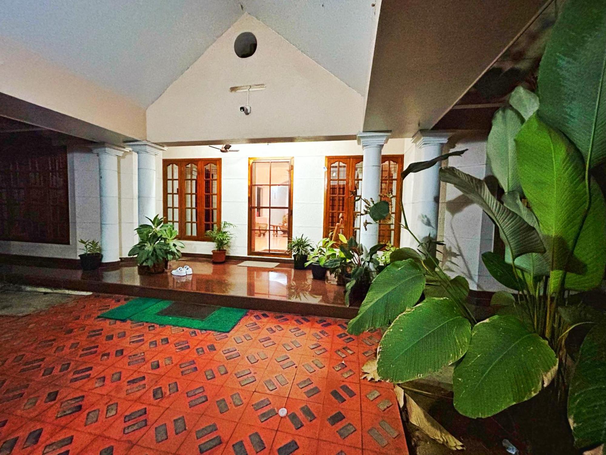 La Casa Trivandrum 4 Bhk Ac Luxury Villa At City Centre, Just 6 Kms To Airport トリバンドラム エクステリア 写真