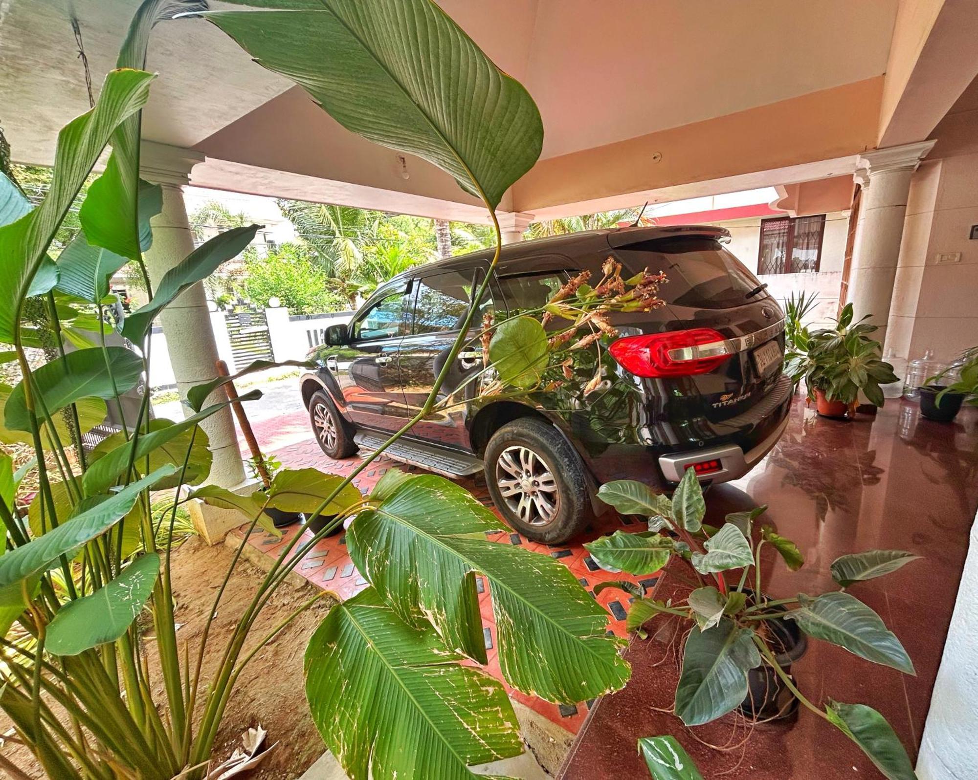 La Casa Trivandrum 4 Bhk Ac Luxury Villa At City Centre, Just 6 Kms To Airport トリバンドラム エクステリア 写真