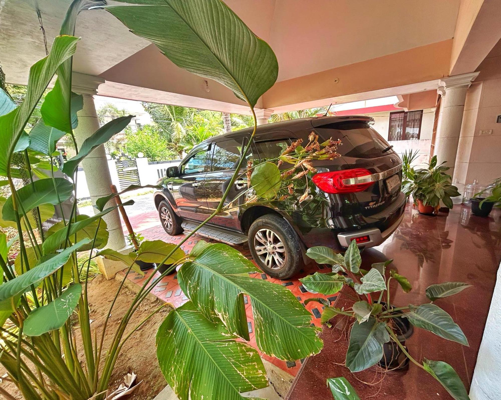 La Casa Trivandrum 4 Bhk Ac Luxury Villa At City Centre, Just 6 Kms To Airport トリバンドラム エクステリア 写真