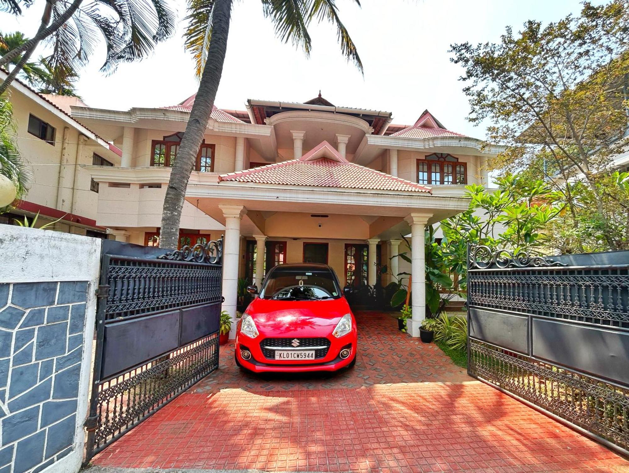 La Casa Trivandrum 4 Bhk Ac Luxury Villa At City Centre, Just 6 Kms To Airport トリバンドラム エクステリア 写真